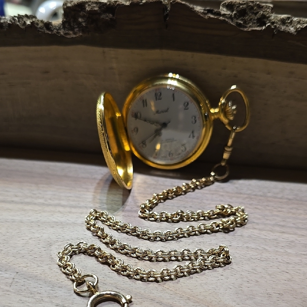 Vintage 17 Jewel  Marcel Drucker Hunter Case Classic Gold Pocket Watch